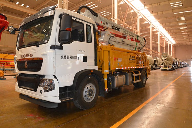 XCMG Schwing concrete pump truck HB30K China 30m small truck concrete pump with HOWO chassis price
